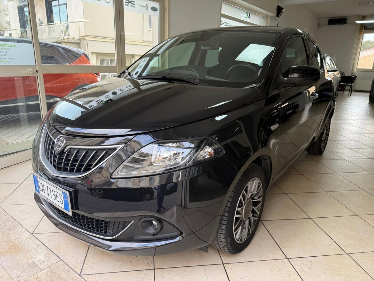 Lancia Ypsilon 1.0 FireFly 5 porte S&S Hybrid Silver Plus