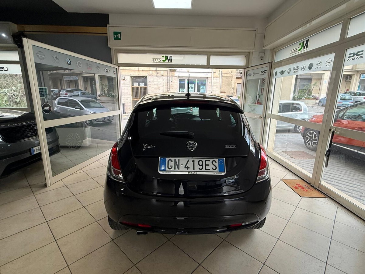Lancia Ypsilon 1.0 FireFly 5 porte S&S Hybrid Silver Plus (14)