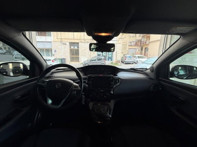 Lancia Ypsilon 1.0 FireFly 5 porte S&S Hybrid Silver Plus (6)
