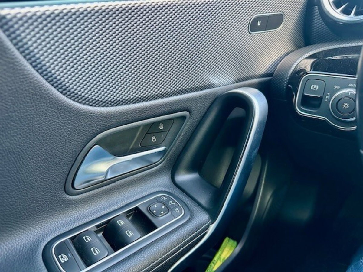 Mercedes-Benz Classe A 180 d Automatic Sport (12)