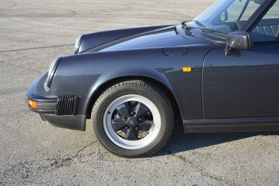 Porsche 911 Coupé Carrera 3.2 (13)