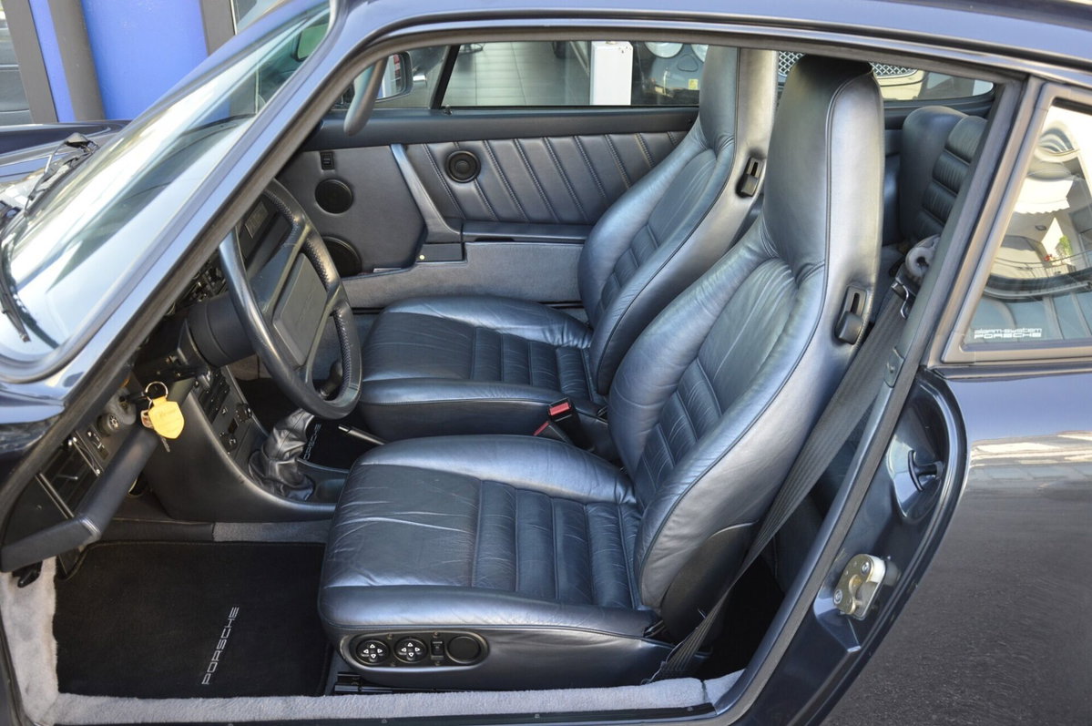 Porsche 911 Coupé Carrera 3.2 (17)