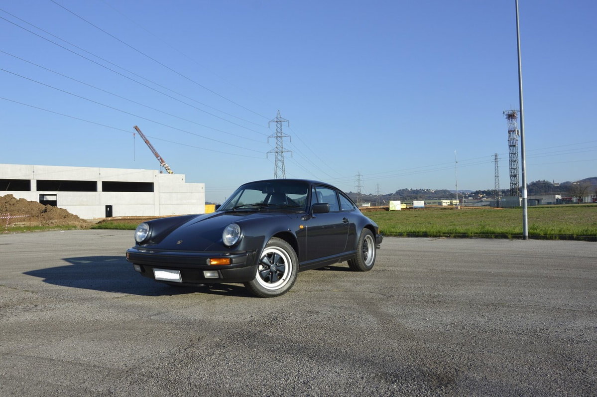 Porsche 911 Coupé Carrera 3.2 (2)