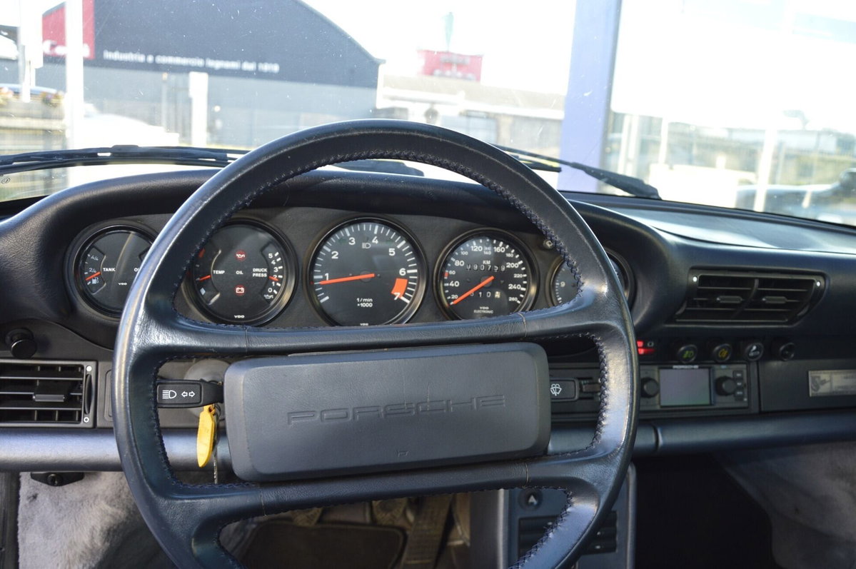 Porsche 911 Coupé Carrera 3.2 (20)