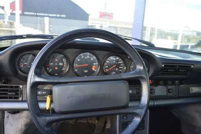 Porsche 911 Coupé Carrera 3.2 (20)