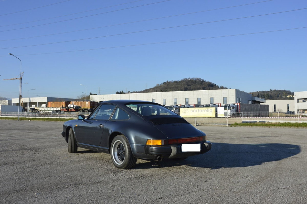 Porsche 911 Coupé Carrera 3.2 (4)
