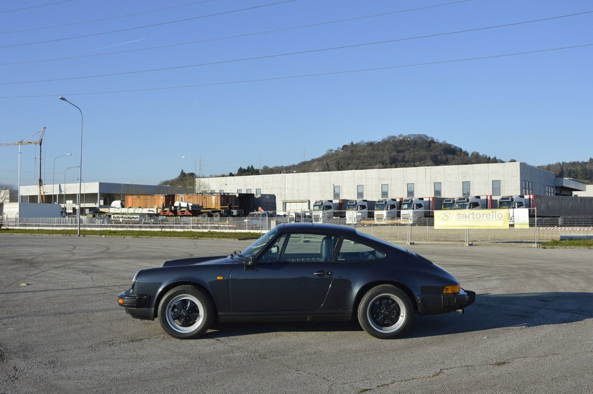 Porsche 911 Coupé Carrera 3.2 (7)