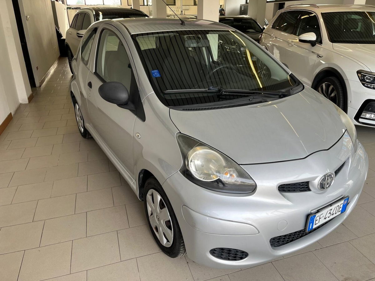 Toyota Aygo 1.0 12V VVT-i 3 porte Sol Connect (3)
