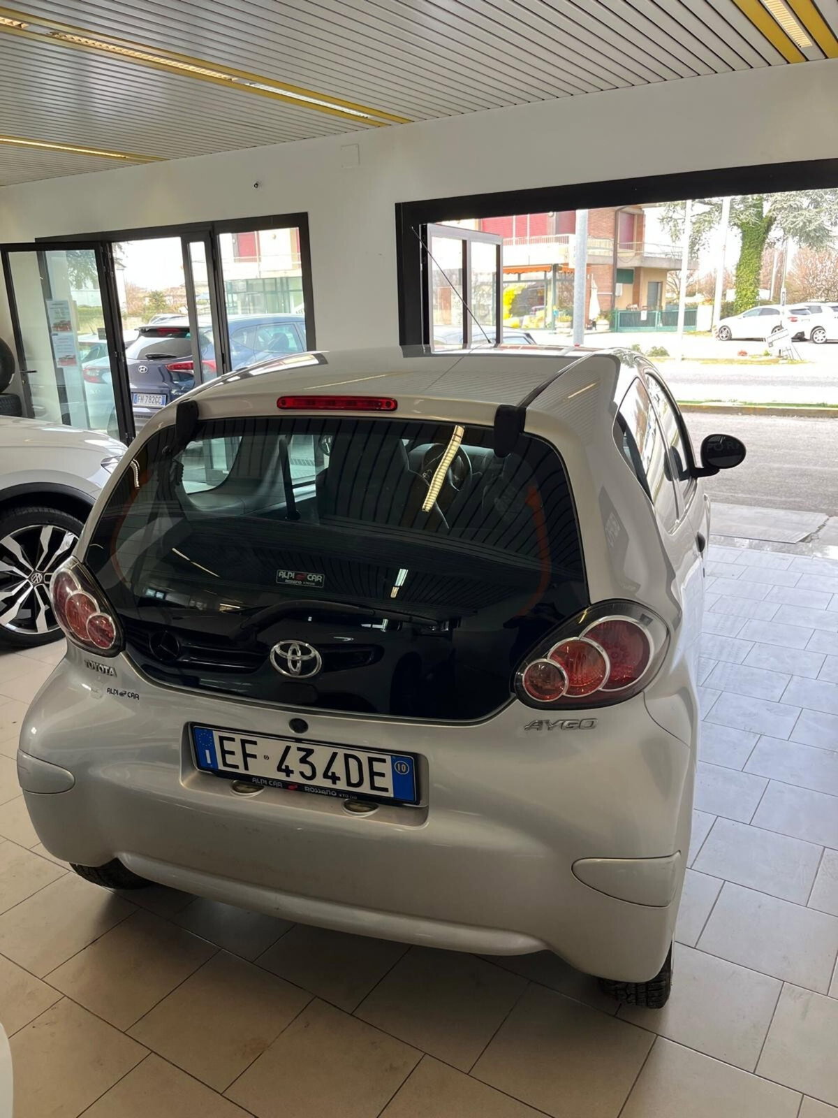 Toyota Aygo 1.0 12V VVT-i 3 porte Sol Connect (5)