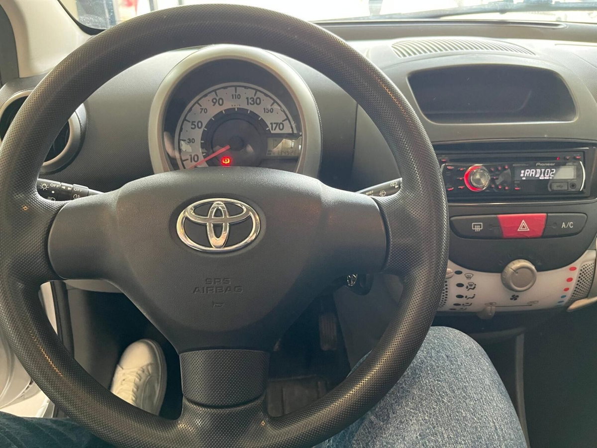Toyota Aygo 1.0 12V VVT-i 3 porte Sol Connect (6)