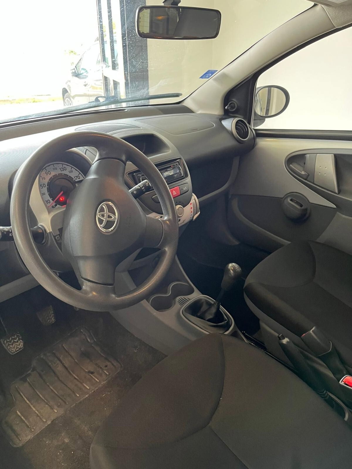 Toyota Aygo 1.0 12V VVT-i 3 porte Sol Connect (7)