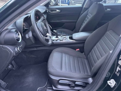 Alfa Romeo Giulia 2.2 Turbodiesel 160 CV AT8 Business (11)