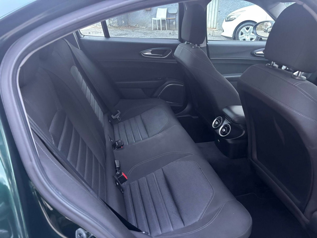 Alfa Romeo Giulia 2.2 Turbodiesel 160 CV AT8 Business (19)