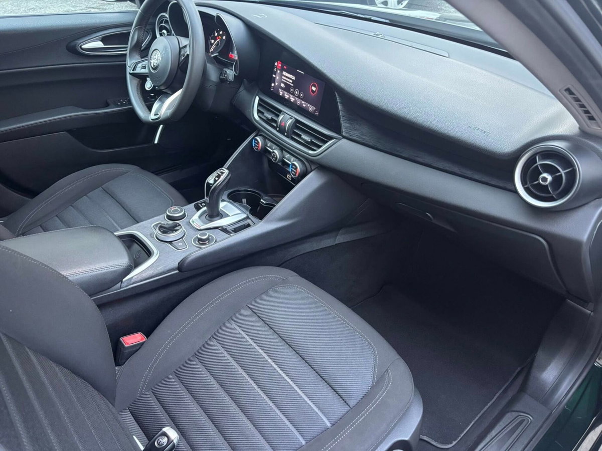 Alfa Romeo Giulia 2.2 Turbodiesel 160 CV AT8 Business (20)