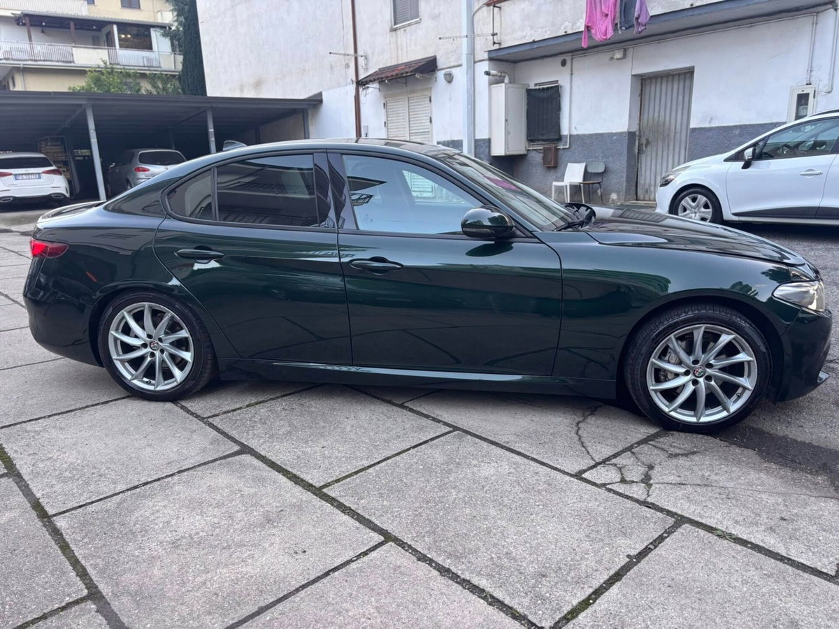 Alfa Romeo Giulia 2.2 Turbodiesel 160 CV AT8 Business (4)