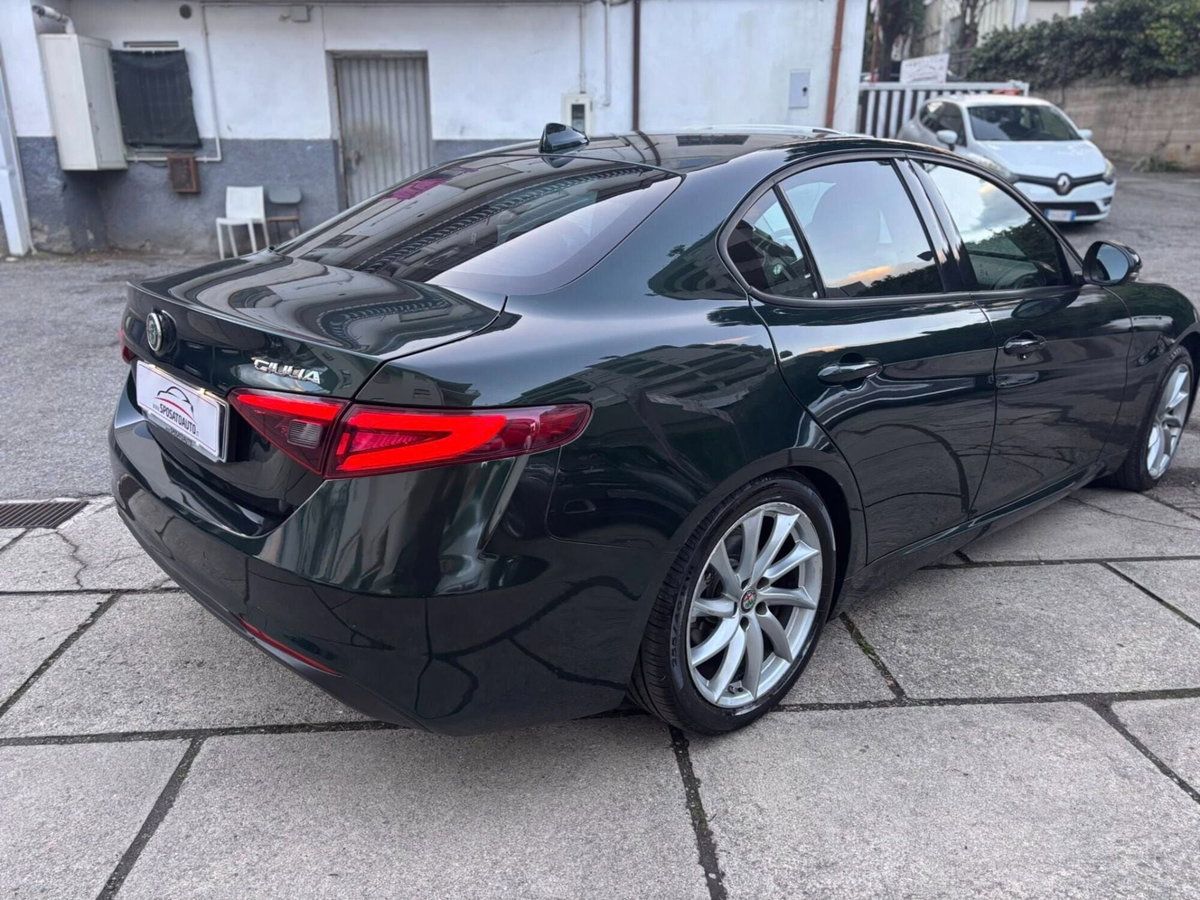 Alfa Romeo Giulia 2.2 Turbodiesel 160 CV AT8 Business (5)