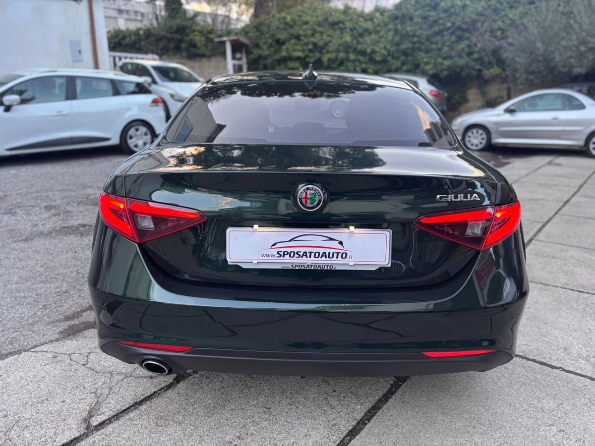 Alfa Romeo Giulia 2.2 Turbodiesel 160 CV AT8 Business (6)