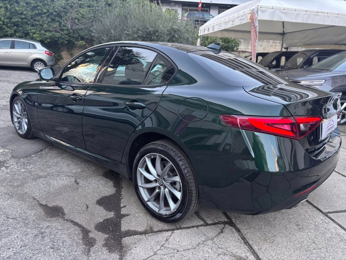 Alfa Romeo Giulia 2.2 Turbodiesel 160 CV AT8 Business (7)