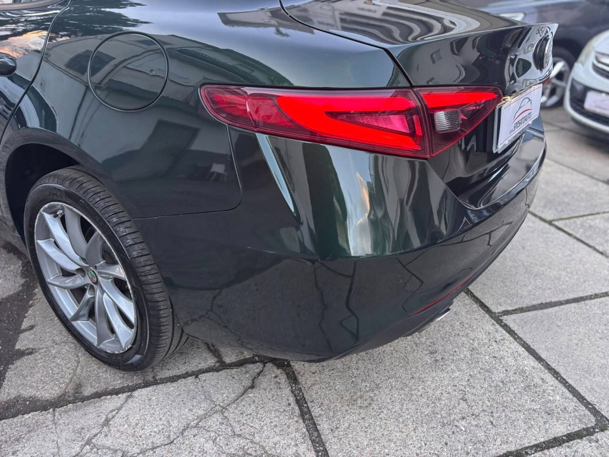 Alfa Romeo Giulia 2.2 Turbodiesel 160 CV AT8 Business (8)