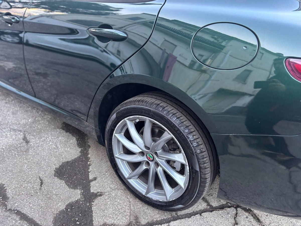 Alfa Romeo Giulia 2.2 Turbodiesel 160 CV AT8 Business (9)