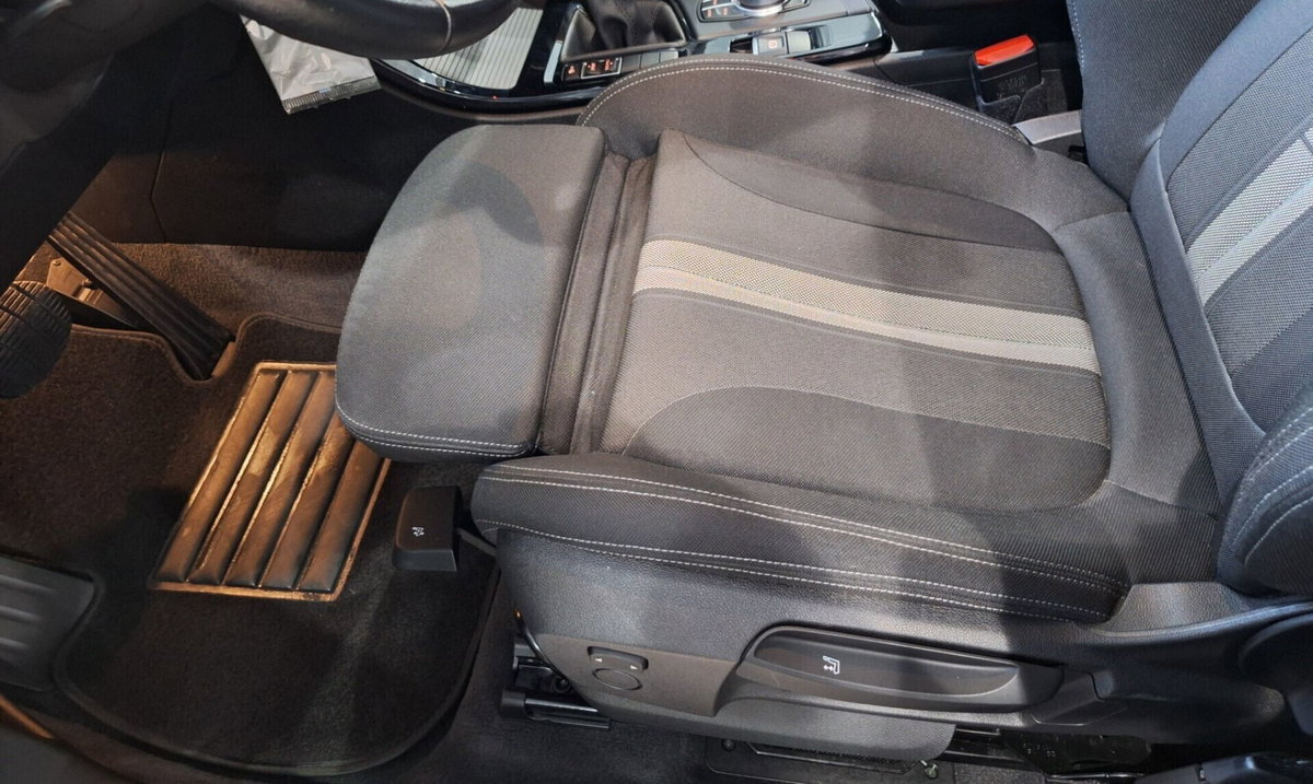 BMW X1 sDrive18d Sport (16)