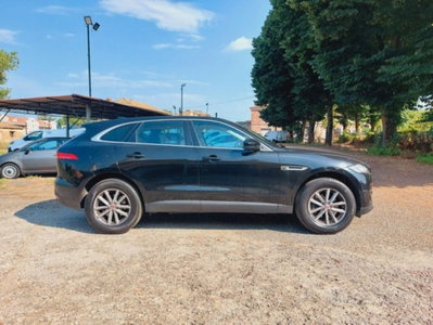 Jaguar F-Pace 2.0 D 180 CV AWD Pure (16)