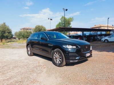 Jaguar F-Pace 2.0 D 180 CV AWD Pure (18)