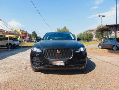Jaguar F-Pace 2.0 D 180 CV AWD Pure (6)