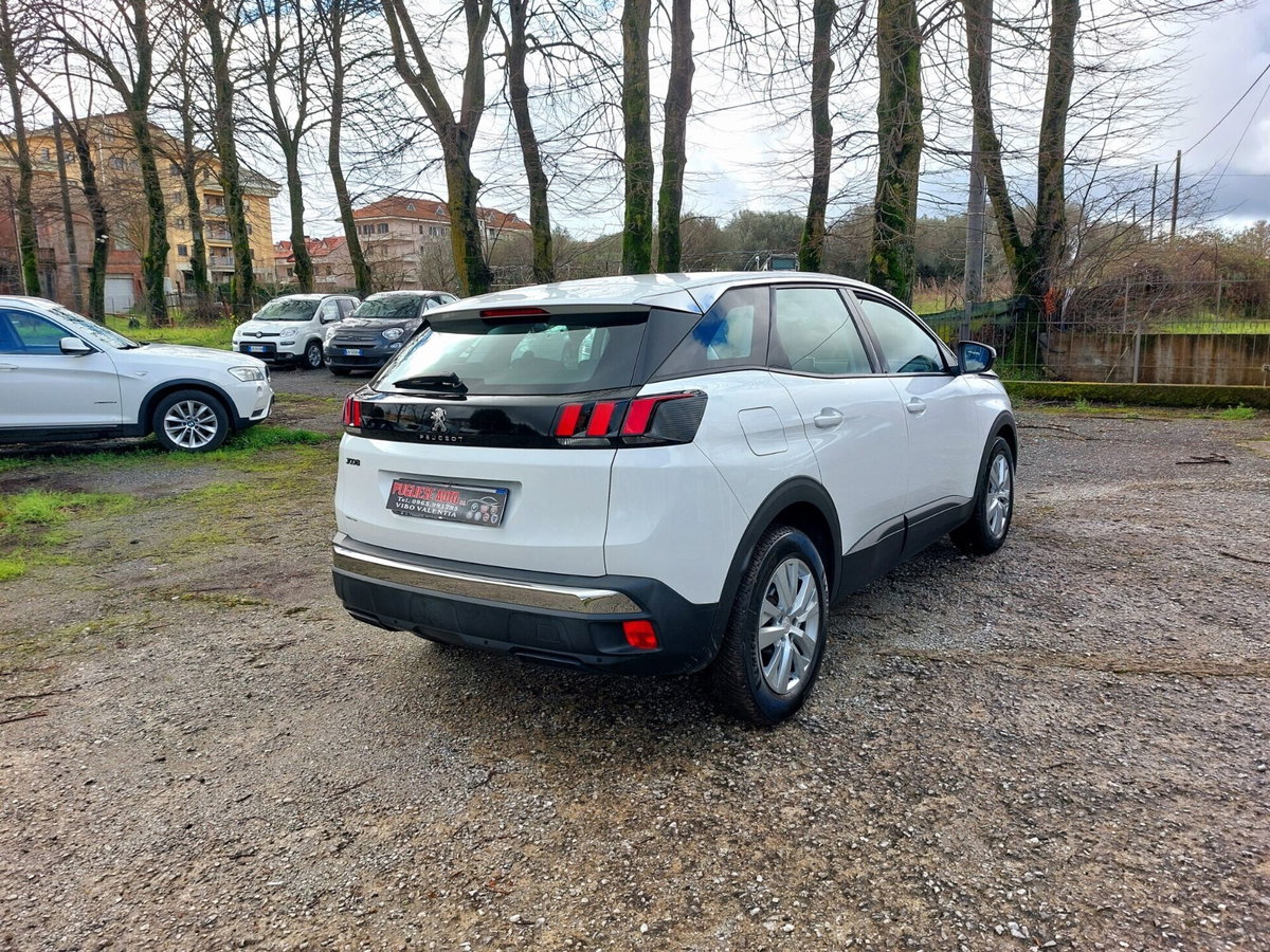 Peugeot 3008 BlueHDi 130 S&S Business (2)