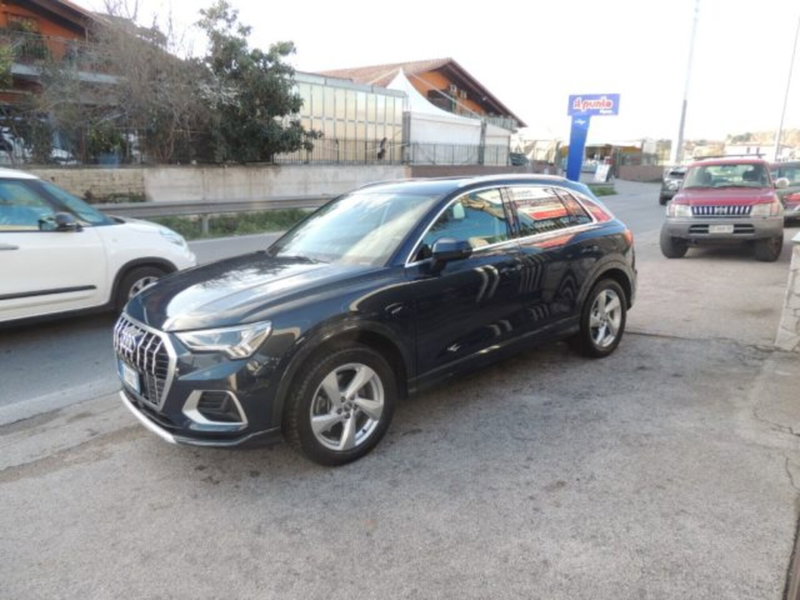 Audi Q3 40 TDI quattro S tronic Business Advanced