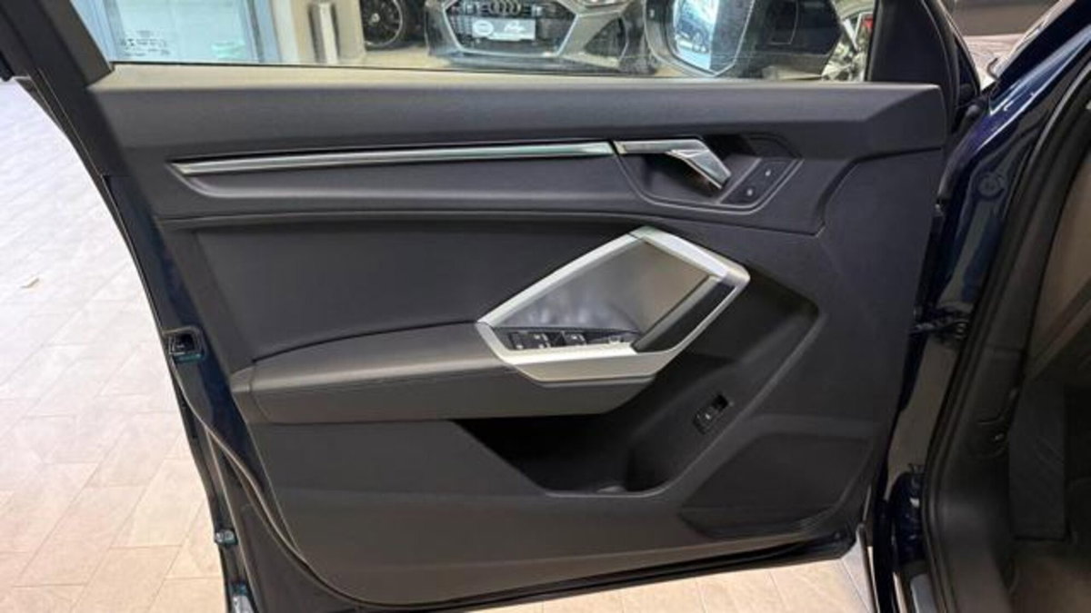 Audi Q3 40 TDI quattro S tronic Business Advanced (11)