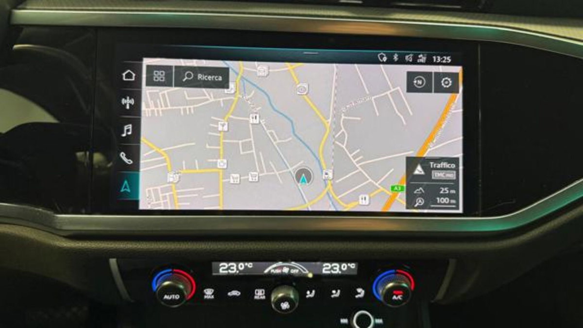 Audi Q3 40 TDI quattro S tronic Business Advanced (19)
