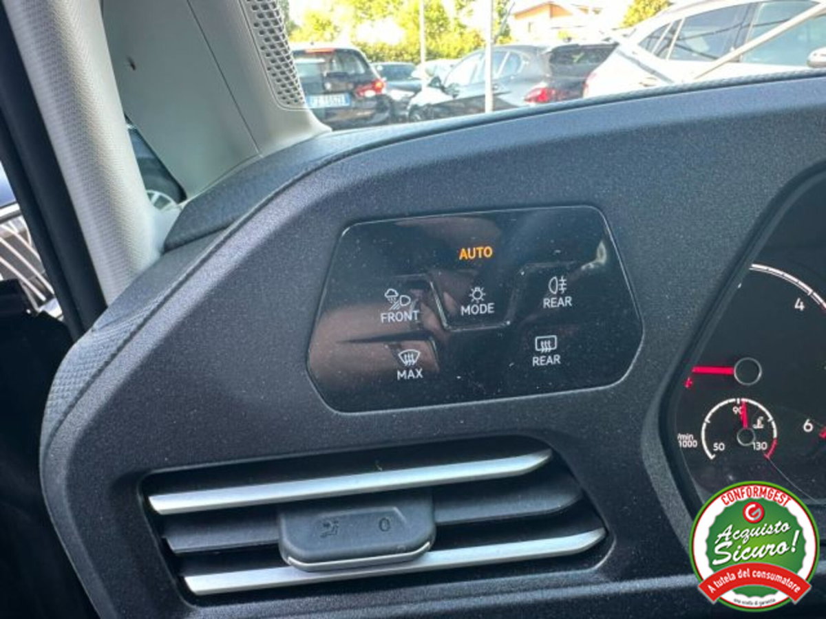 Volkswagen Caddy 2.0 TDI 102 CV (17)
