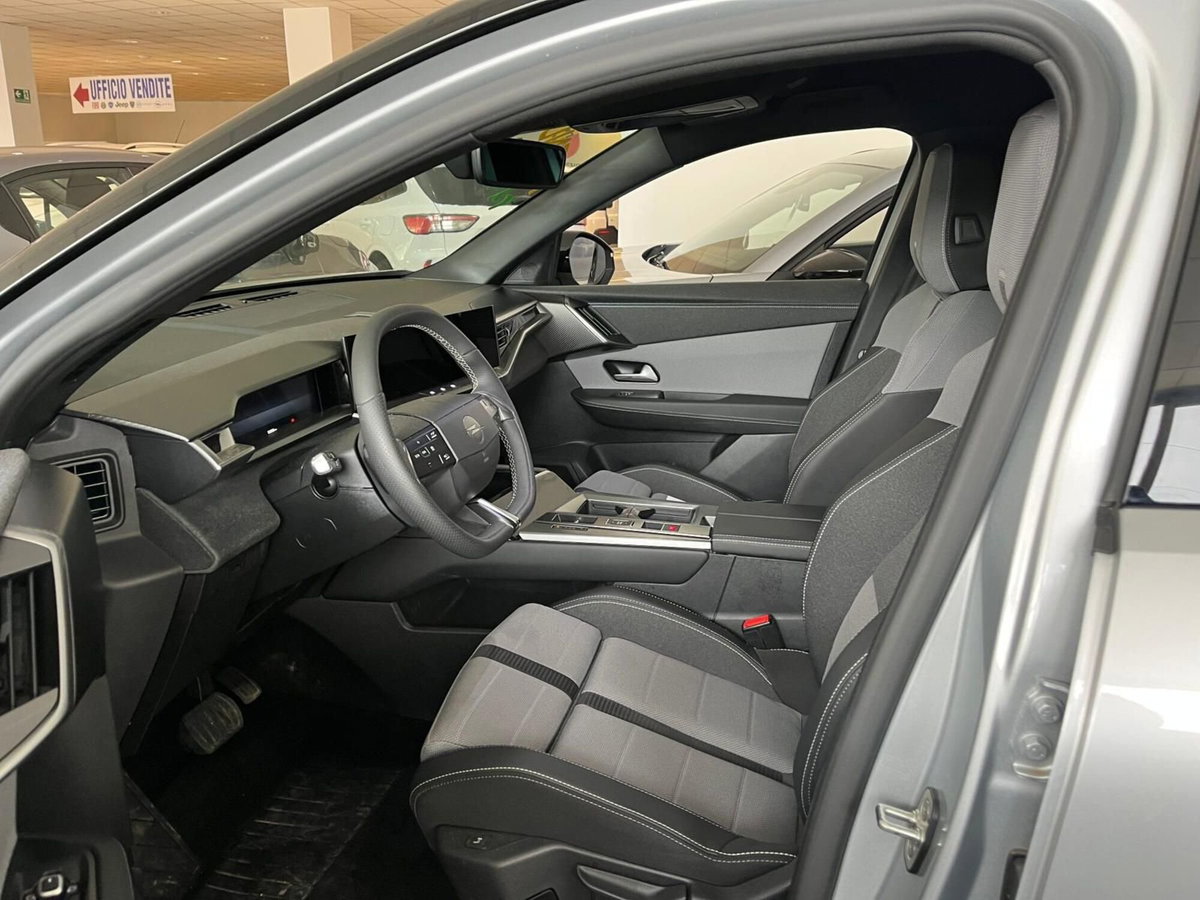 Opel Grandland 1.2 hybrid GS 145cv e-dcs6 (13)
