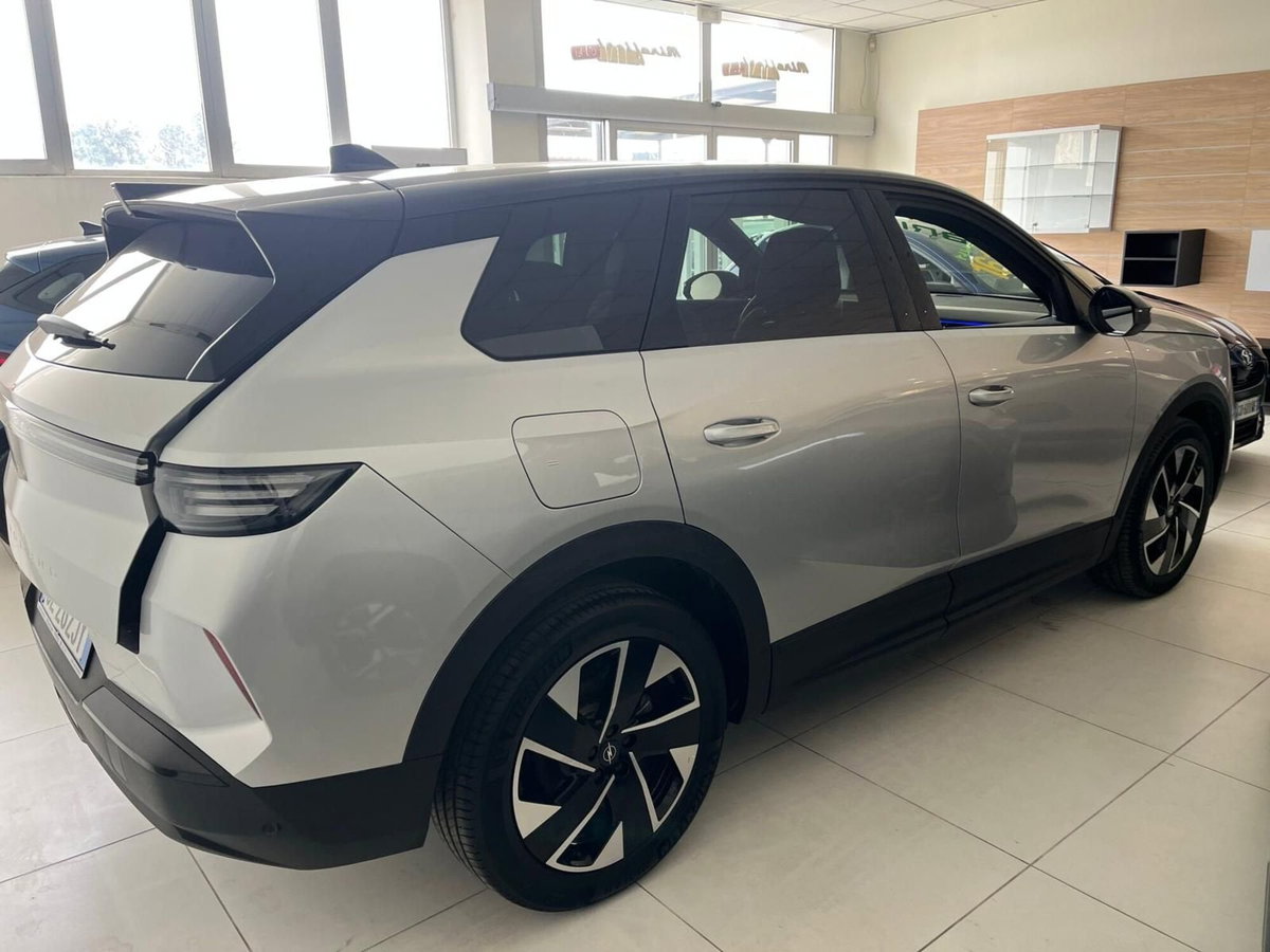 Opel Grandland 1.2 hybrid GS 145cv e-dcs6 (5)
