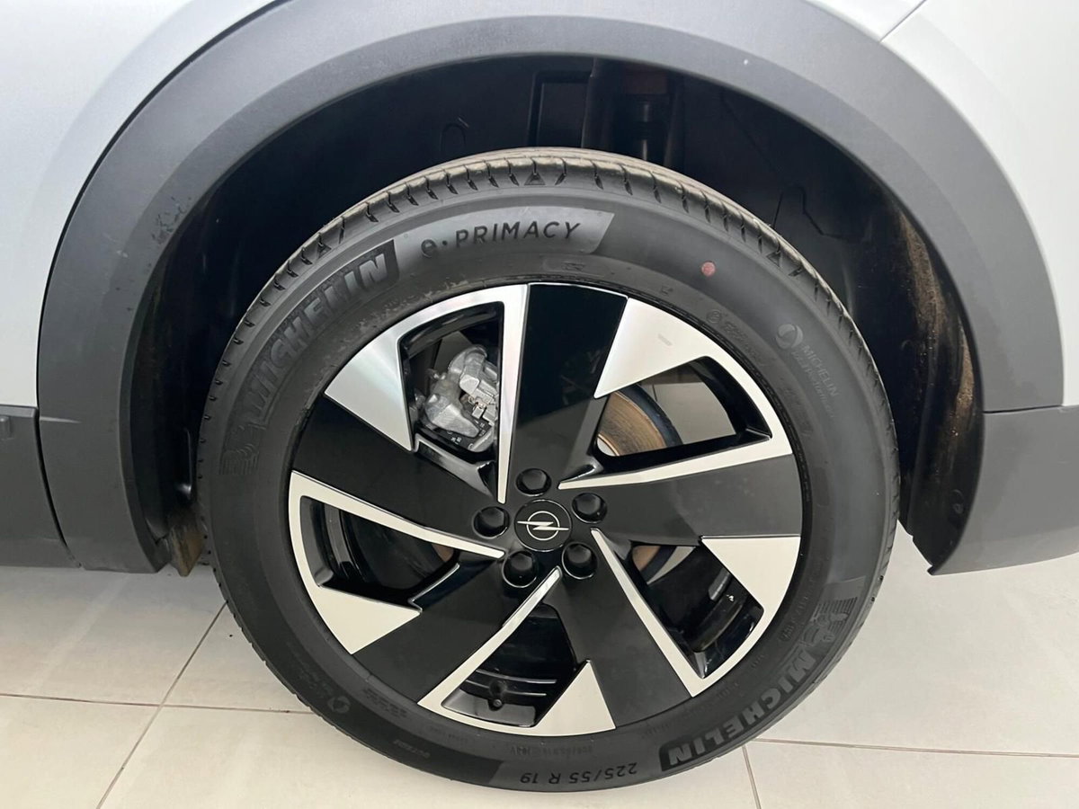 Opel Grandland 1.2 hybrid GS 145cv e-dcs6 (8)