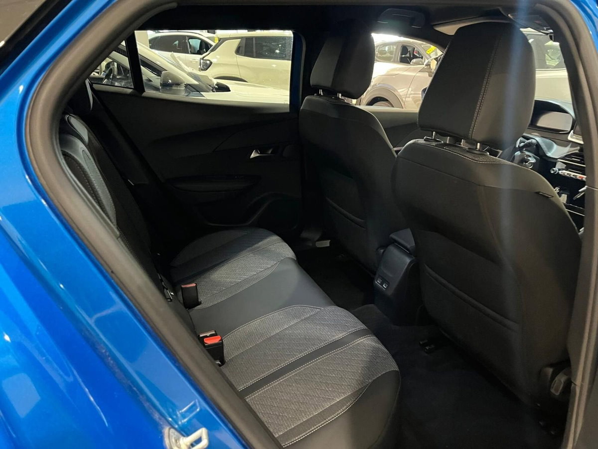 Peugeot 2008 PureTech 130 S&S EAT8 Allure Pack (16)