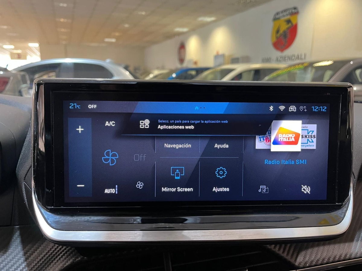 Peugeot 2008 PureTech 130 S&S EAT8 Allure Pack (17)