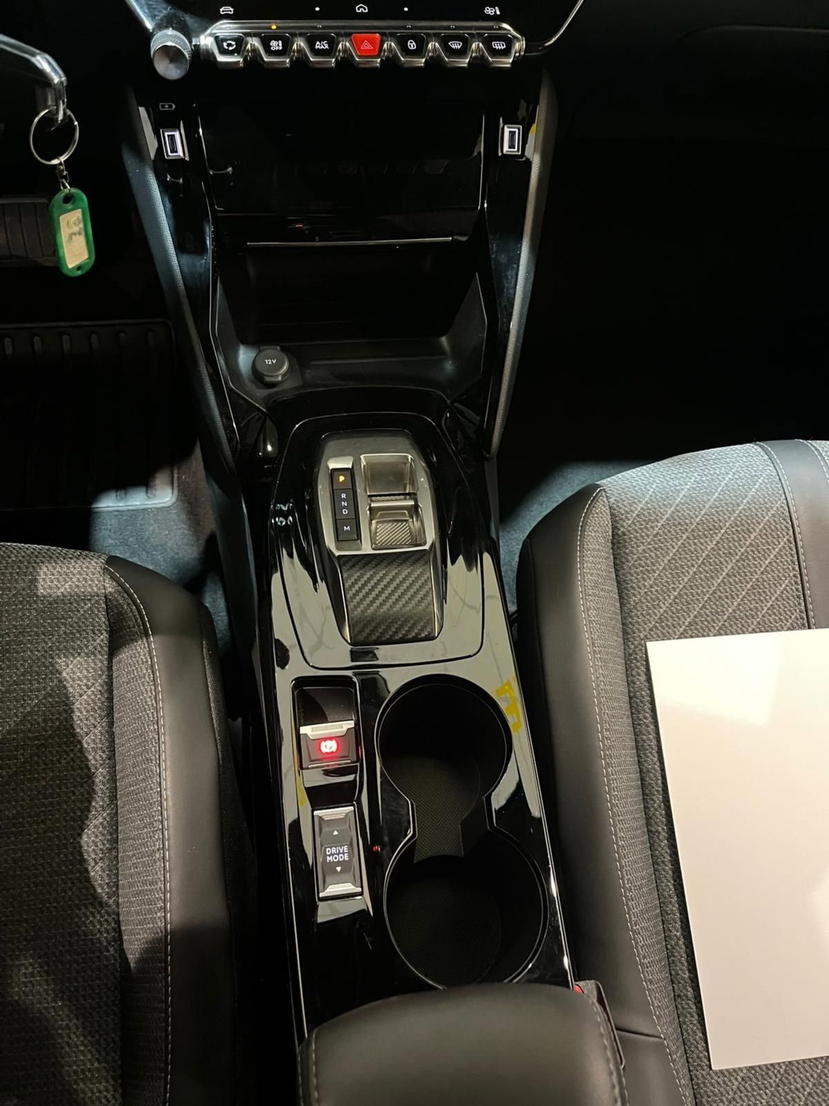 Peugeot 2008 PureTech 130 S&S EAT8 Allure Pack (19)