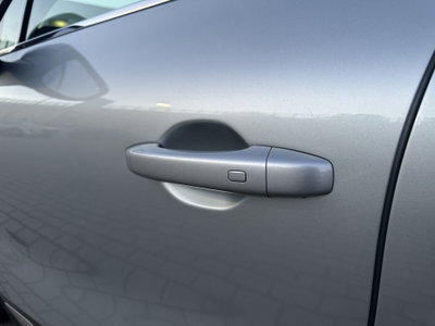 Renault Captur Plug-in Hybrid E-Tech 160 CV Intens (17)