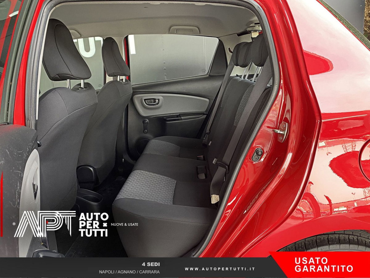 Toyota Yaris 1.0 5 porte Active (12)