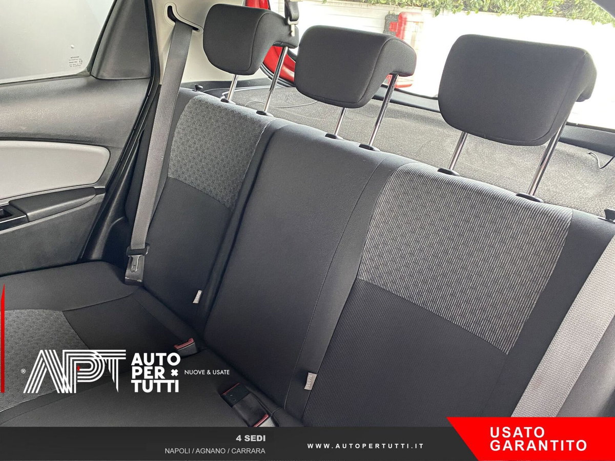 Toyota Yaris 1.0 5 porte Active (14)