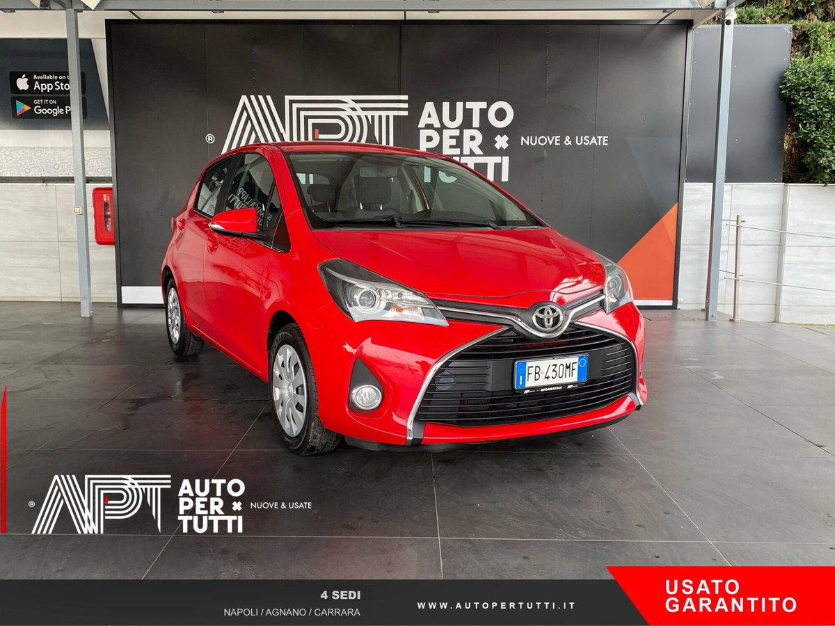Toyota Yaris 1.0 5 porte Active (2)