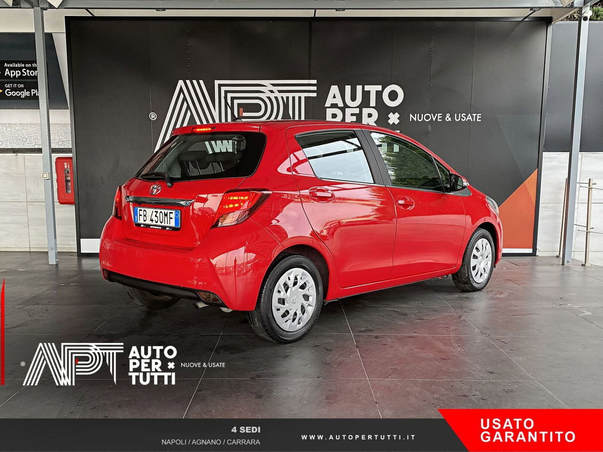 Toyota Yaris 1.0 5 porte Active (3)