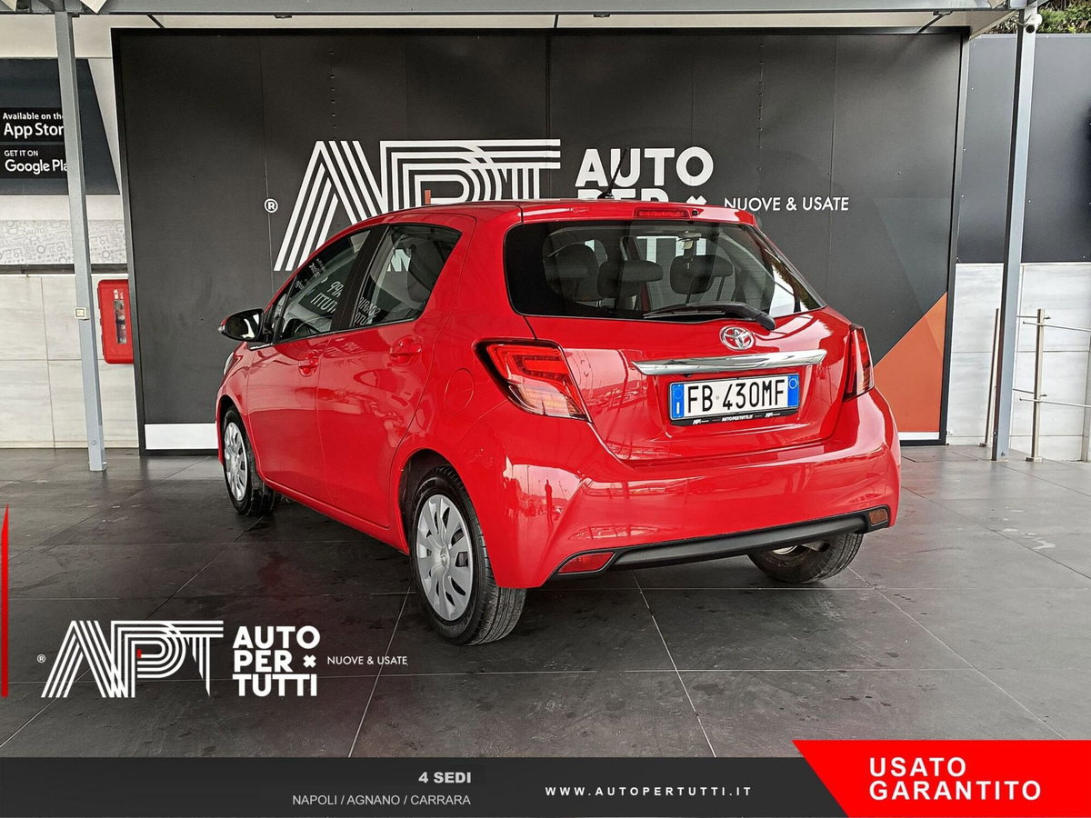 Toyota Yaris 1.0 5 porte Active (4)