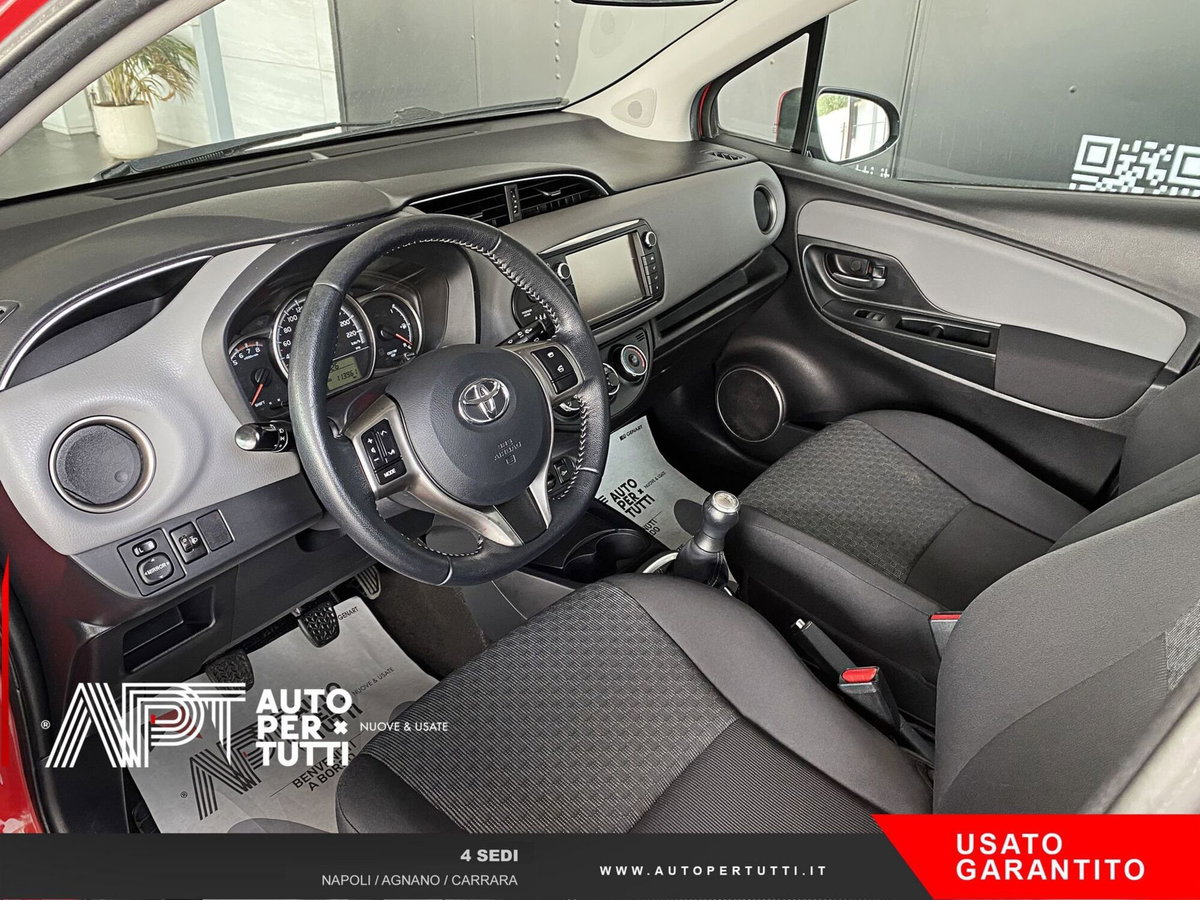 Toyota Yaris 1.0 5 porte Active (9)