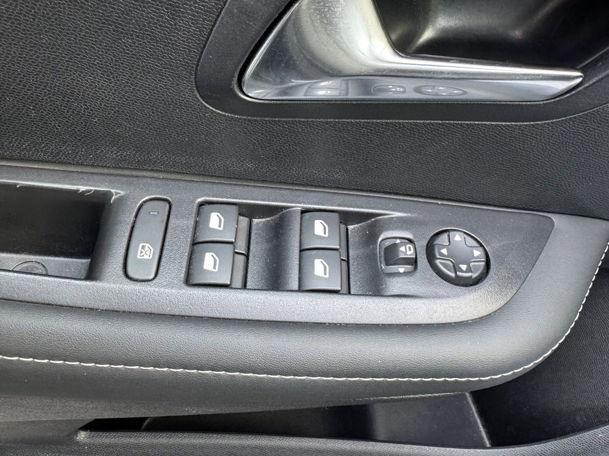 Peugeot 208 BlueHDi 100 Stop&Start 5 porte Allure (11)