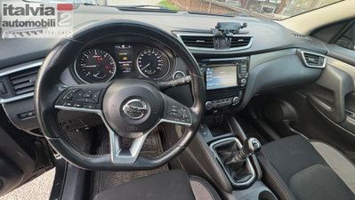 Nissan Qashqai 1.6 dCi 2WD Tekna (19)