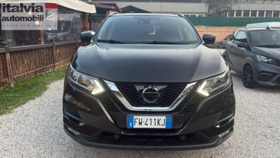 Nissan Qashqai 1.6 dCi 2WD Tekna (2)