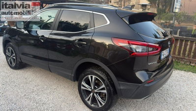 Nissan Qashqai 1.6 dCi 2WD Tekna (6)